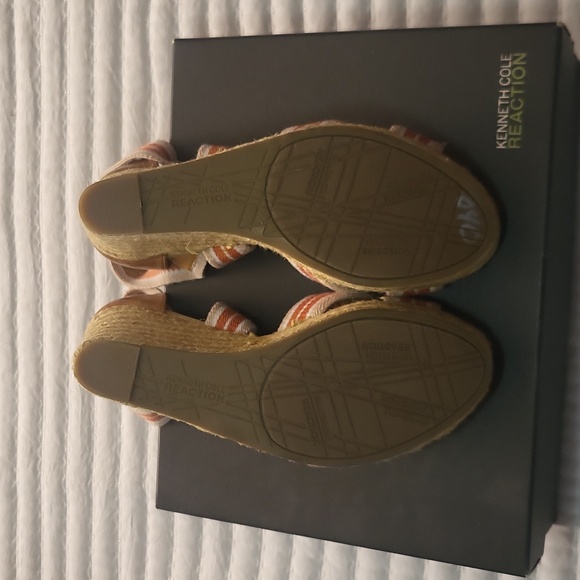 Kenneth Cole Reaction Slip on wedge heel Sandal Size 8 New With Box - Picture 4 of 9